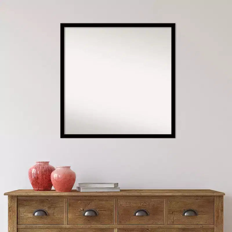 Espejo de pared cuadrado negro sólido de 28 x 28 pulgadas para baño (sin bisel) — marco moderno de poliestireno, herrajes de montaje incluidos