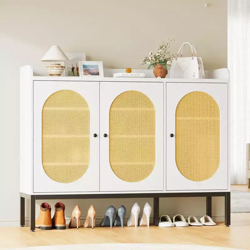 Szafka na buty z 3 rattanowymi drzwiami, wolnostojący organizer na buty z 7 poziomami i regulowanymi półkami do przedpokoju, korytarza i salonu