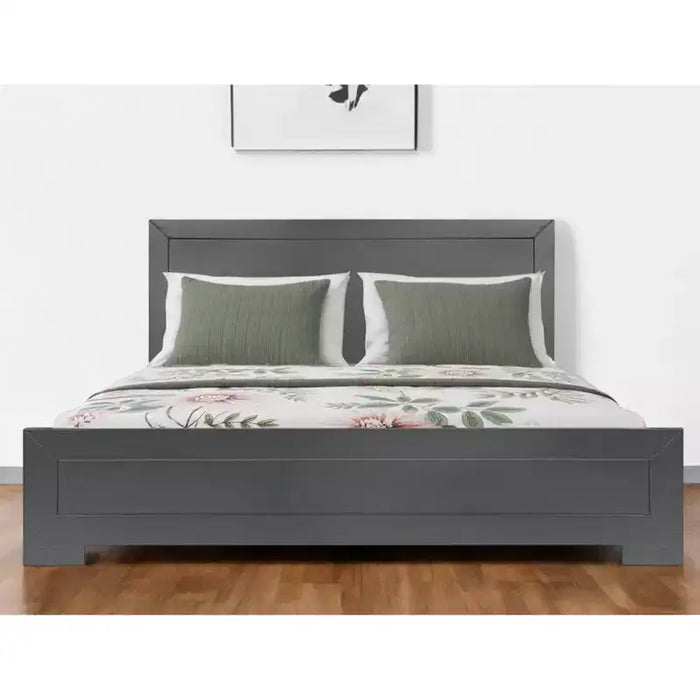 Estructura de cama matrimonial de madera con paneles incrustados grises