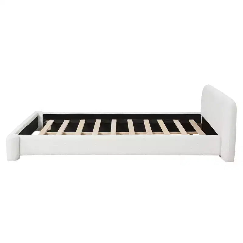 Cama elegante tipo plataforma, estructura tapizada de bouclé con cabecero suave, tamaños matrimonial/queen/king, blanca