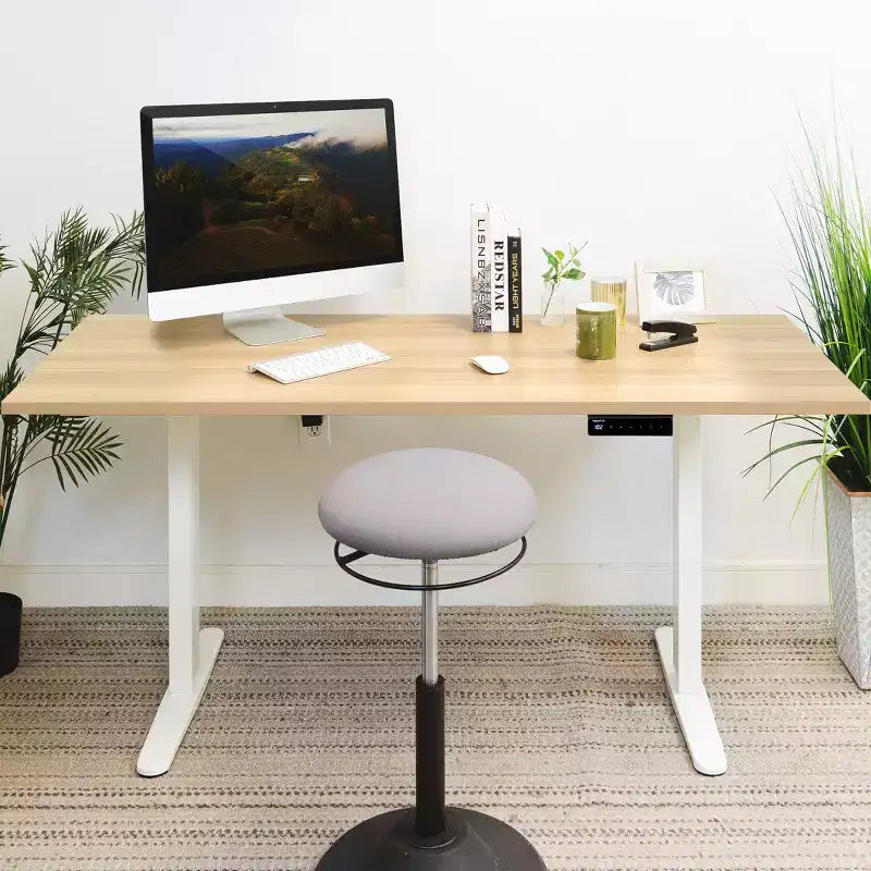 Scrivania elettrica sit-stand con piano del tavolo - bianco / acero